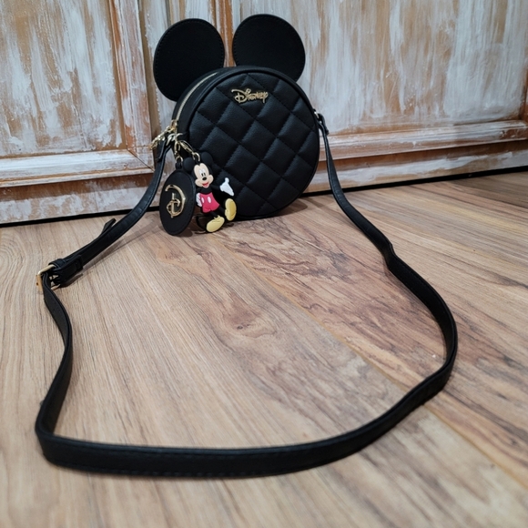 NWT Disney Mickey Mouse Quilted Crossbody - Picture 2 of 6